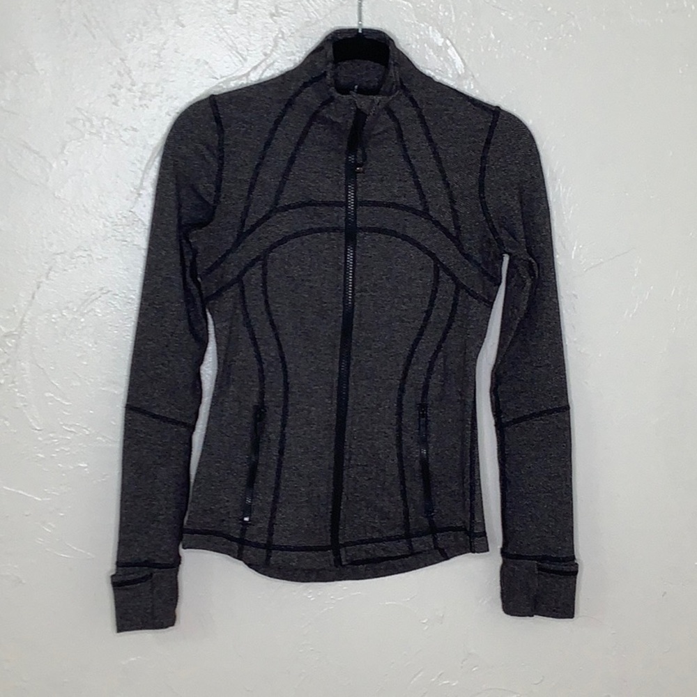 Lululemon athletica Defined Full zipper lightweight jacket size 4 EUC